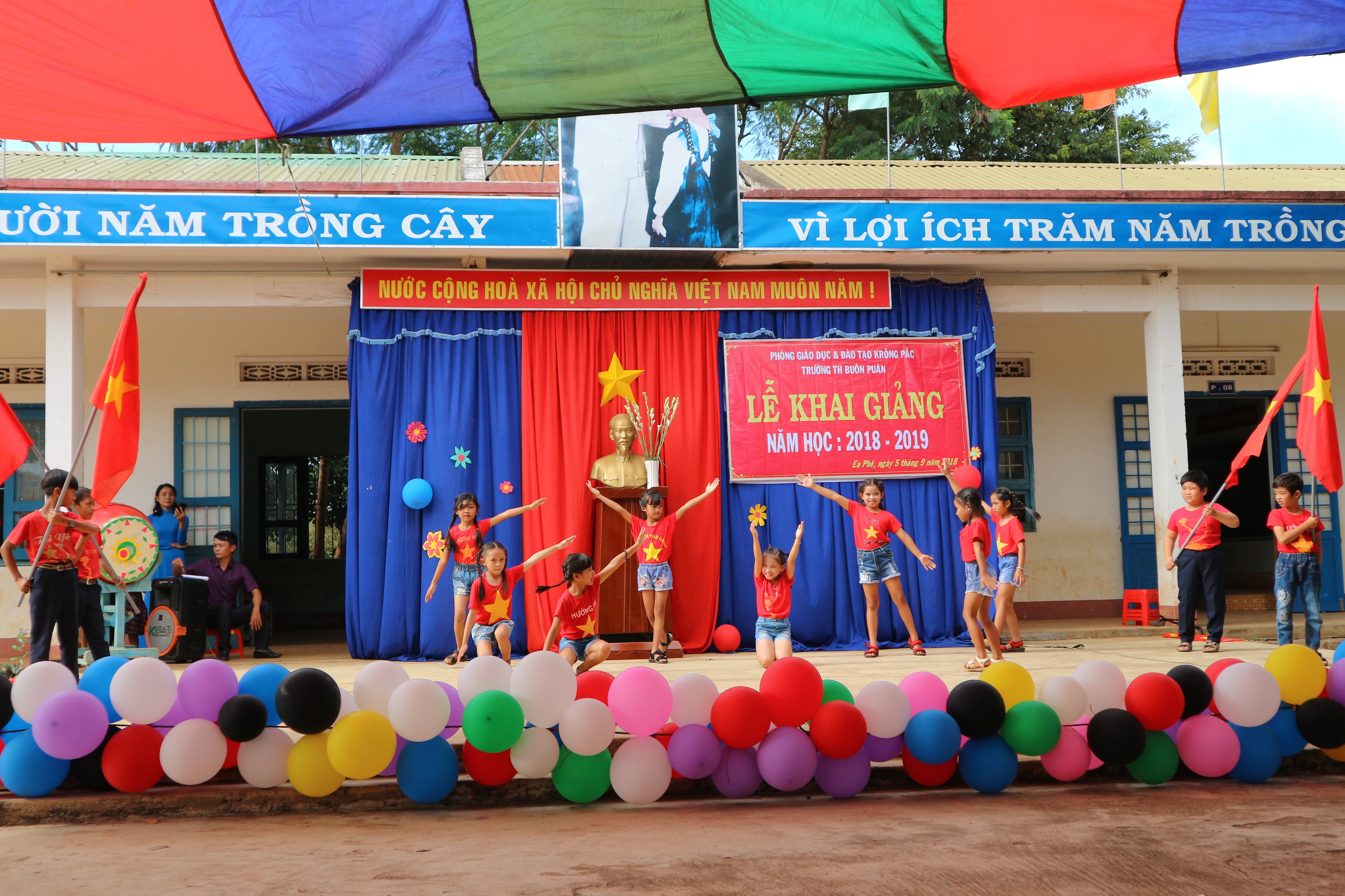 Lễ khai giảng năm học 2018-2019 Lễ khai giảng năm học 2018-2019