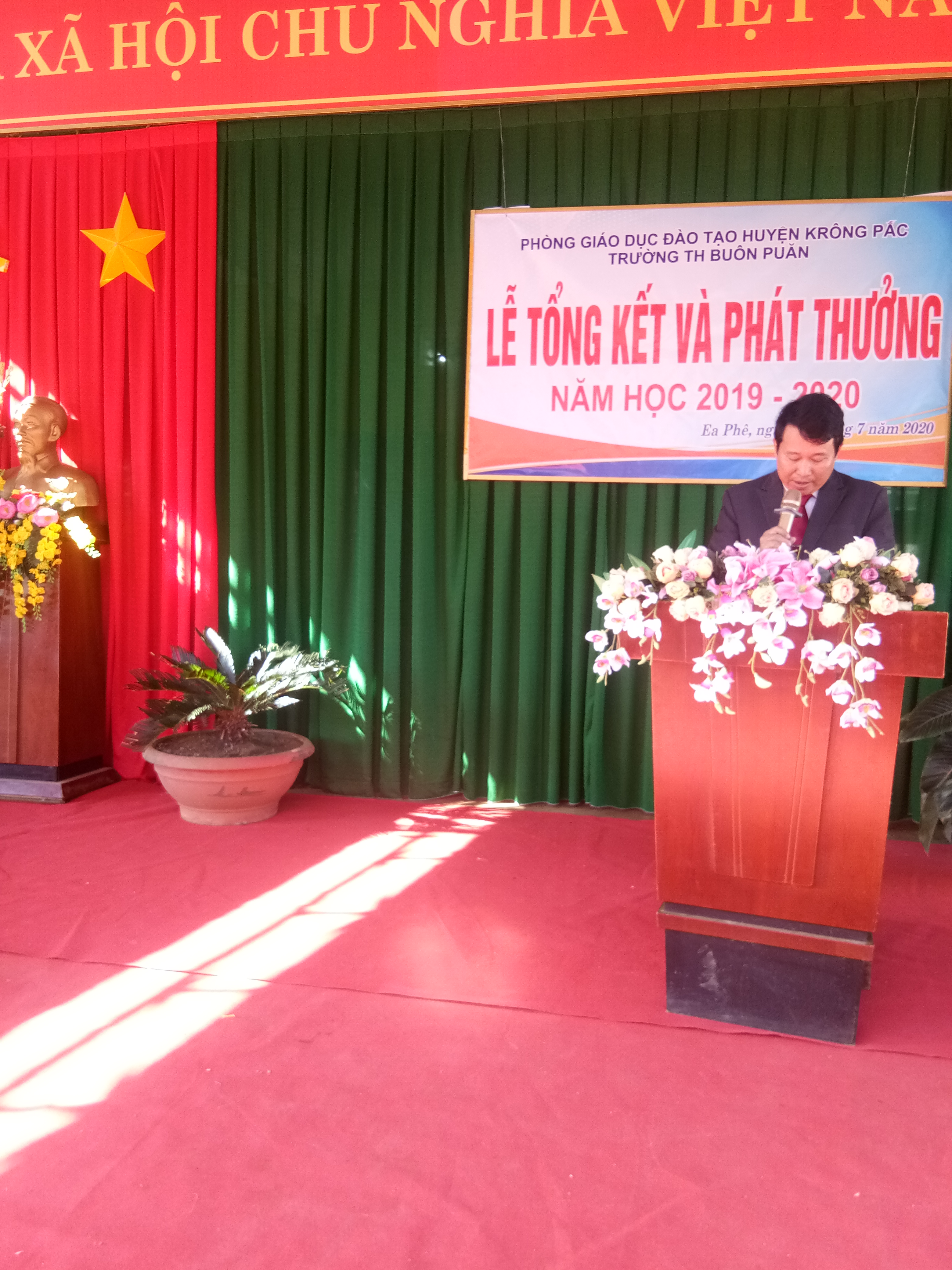 Lễ tổng kết và phát thưởng năm học 2019-2020