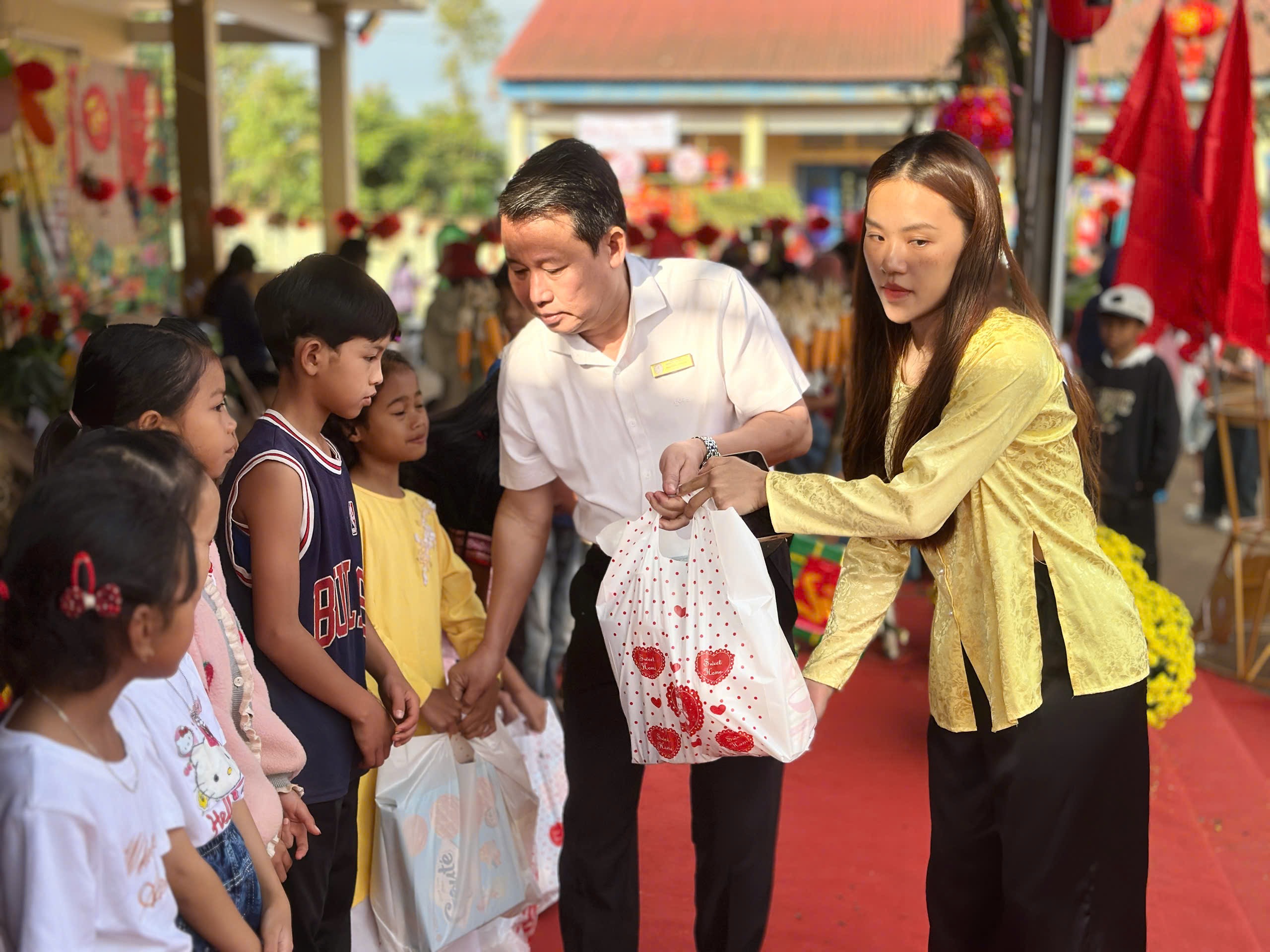 Thôn Buôn kết nghĩa nhân dịp Tết Nguyên Đán Bín Ngọ 2026